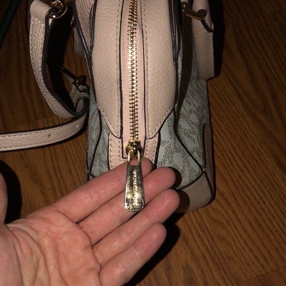 Michael Kors bag - Picture 3 of 6